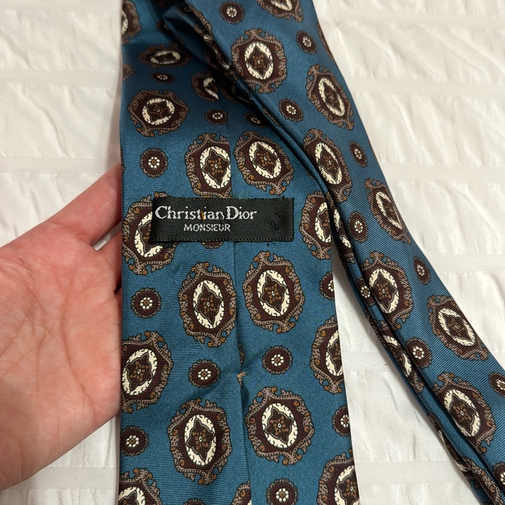 VINTAGE CHRISTIAN DIOR TIE